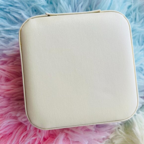 New Travel Jewelry organizer Pearl Color - Picture 1 of 4